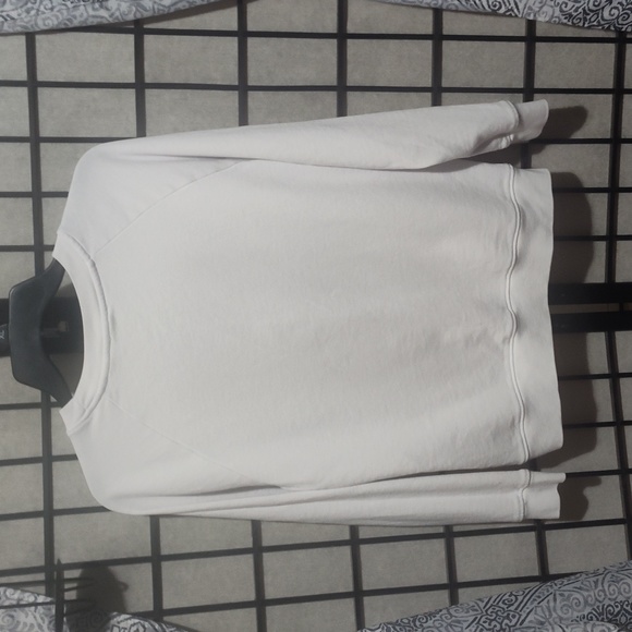 White and red Levi's brand sweater size Small - Picture 4 of 4